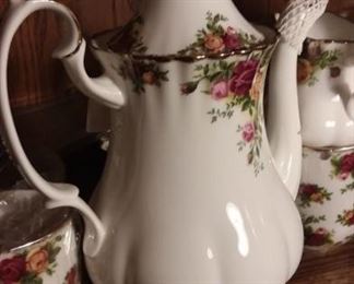 Large collection of Royal Albert Old Country Rose china