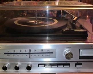 Vintage Rare 1970s Sharp Model SG-133 AM/FM Stereo Record 8-Track 
