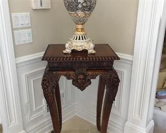 2 Pedestal Tables with Gold and White Porcelain Urns