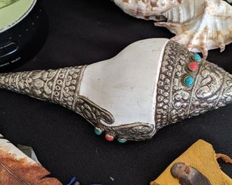 Tibetan Conch Trumpet/Turquoise/Coral