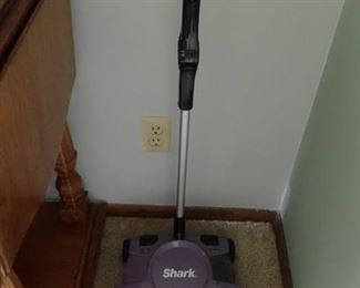 SHARK VAC