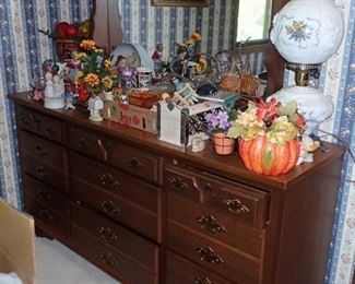 DRESSER & MIRROR