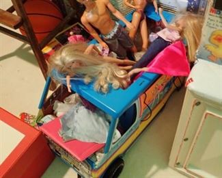 BARBIE VAN AND DOLLS