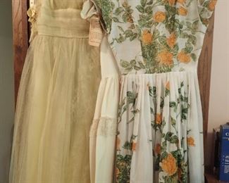 VINTAGE DRESSES