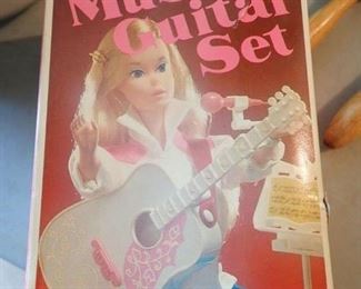 MUSICAL GUITAR SET / SEARS