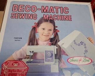 LOTS OF VINTAGE GAMES - DECO - MATIC SEWING MACHINE