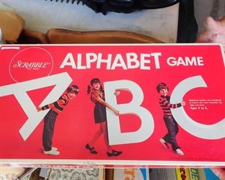 VINTAGE GAMES & TOYS 