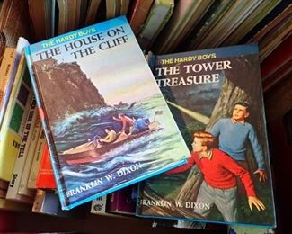 VINTAGE BOOKS / HARDY BOYS