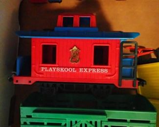 PLAYSKOOL TRAIL SET