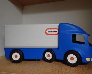 LITTLE TIKES LARGE SEMI TRUCK