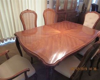 BEAUTIFUL DINING SUITE