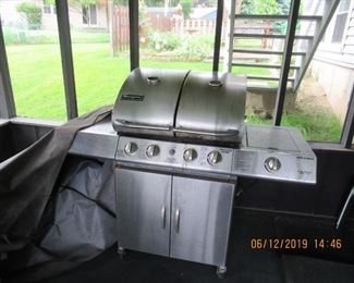 CHARMGLOW PROPANE TANK GRILL