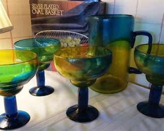 Stunning heavy glass margarita pitcher and glasses