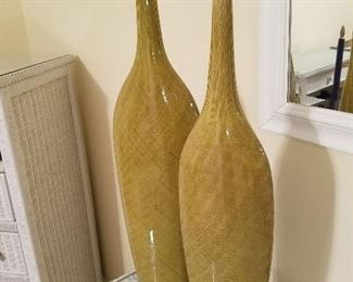 Ceramic bottle vases