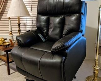 Leather lift chair\recliner