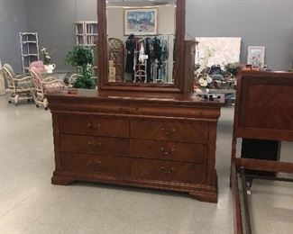 KING SET DRESSER & Mirror