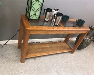 CONSOLE TABLE. COOL LAMP