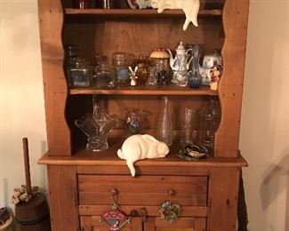 Small hutch