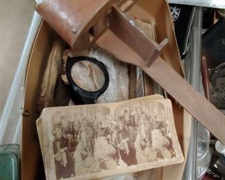 Viewer with viewing cards