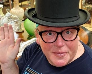 Katie hammers wearing this amazing collapsible top hat