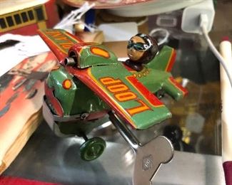 Rare vintage Wind up Loop Plane with gun on top !! 