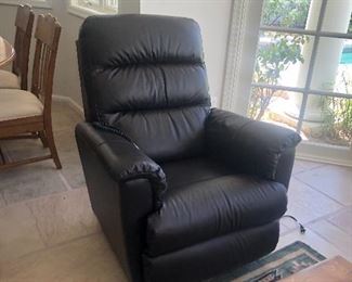Lazy Boy Leather power recliners (2)
