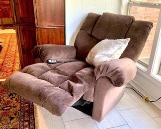 Hand control recliner in good condition