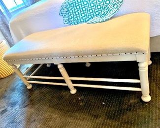 Linen bench