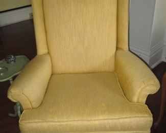 MID-CENTURY UPHOLSTERED CHAIR
