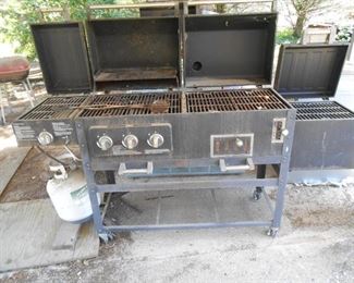 grill on left end....smoker on right end...