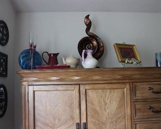 bureau cabinet/chest of drawers