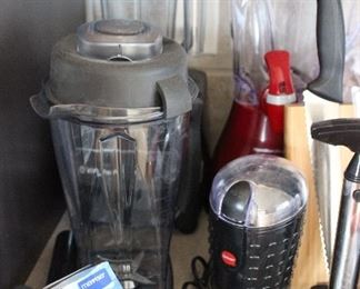 vitamix 5200 with two sizes