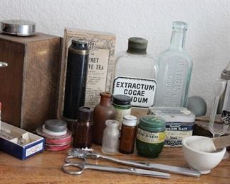 antique doctors supplies and antique medicine bottles