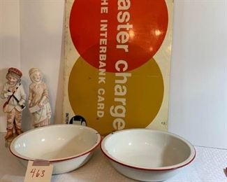 Decorative Collectibles and vintage bowls https://ctbids.com/#!/description/share/177963