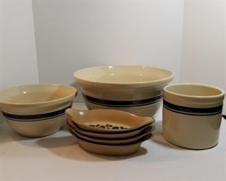 Pottery bowl collection Roseville and Pfaltzgraff  https://ctbids.com/#!/description/share/177985