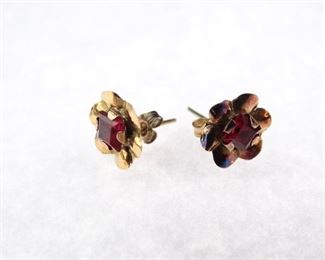 18K Post Earrings with Pink Sapphires
