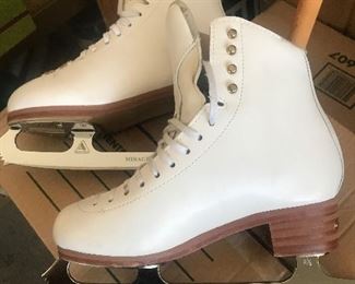 Jackson Elle ice skates good blades