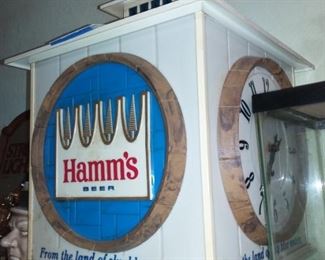 Hamm's 4-Side Ceiling Lamp/Clock (Skier) missing 1 panel