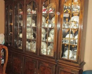 Stunning Heritage Dining Room Suite

