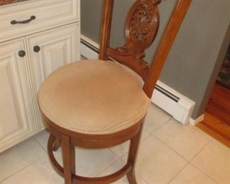 Four Frontgate Swivel Counter Or Bar Seating