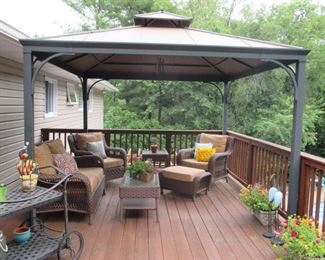 Outdoor Gazebo & Outdoor Patio Suit
Lounge Chairs
Cantilever Umbrella