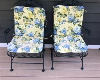 Green Metal Spring/Bounce Porch Chairs          https://ctbids.com/#!/description/share/178858