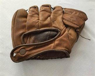   J.C. Higgins ''Peanuts'' Lowrey Left Handed Baseball Glove               https://ctbids.com/#!/description/share/178866