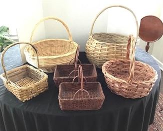 Assortment of Baskets  https://ctbids.com/#!/description/share/178871