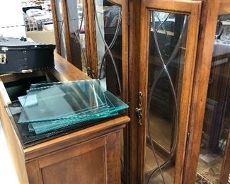 China cabinet in excellent condition, but was too tall for our ceiling to put it together. 