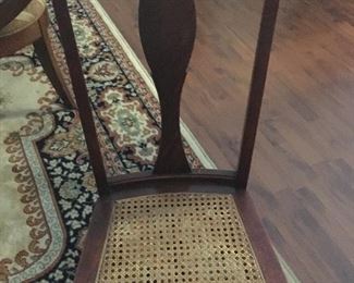 Vintage cans bottom chairs with shell motif