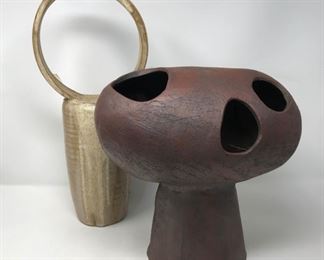 Modern Art Vases (2)            https://ctbids.com/#!/description/share/178943