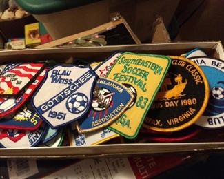 LOTS OF VINTAGE PATCHES