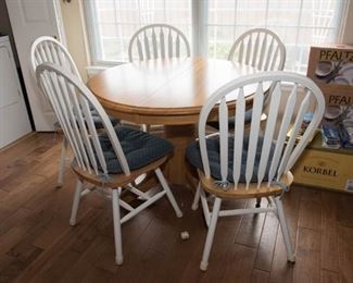 Round Oak Kitchen Table and Chairs