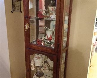 LIGHTED WOOD / GLASS DISPLAY CASE / CABINET